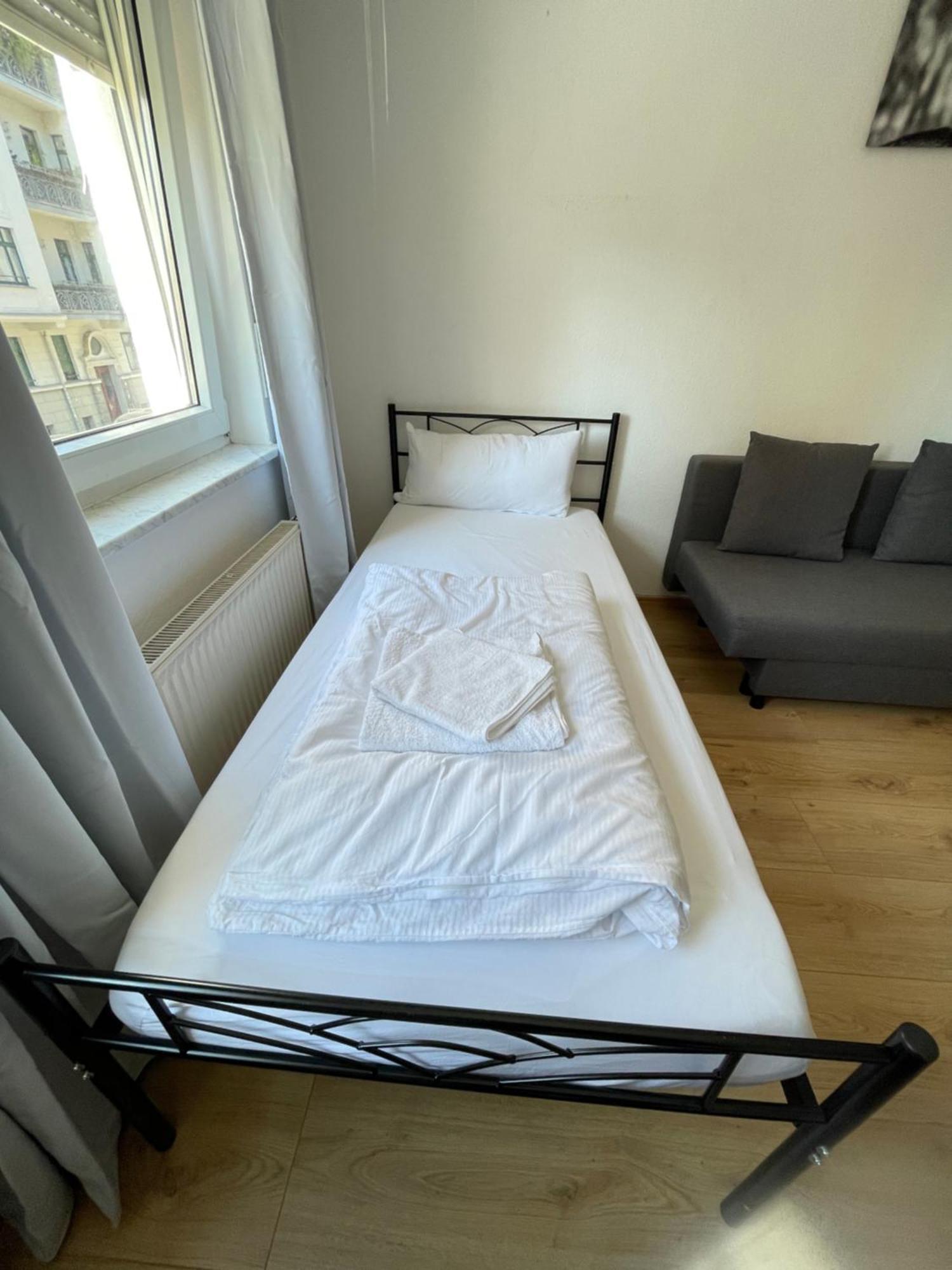 Studio Apartment In Stoetteritz With Balcony - Great Public Transport Links To The City Leipzig Ngoại thất bức ảnh