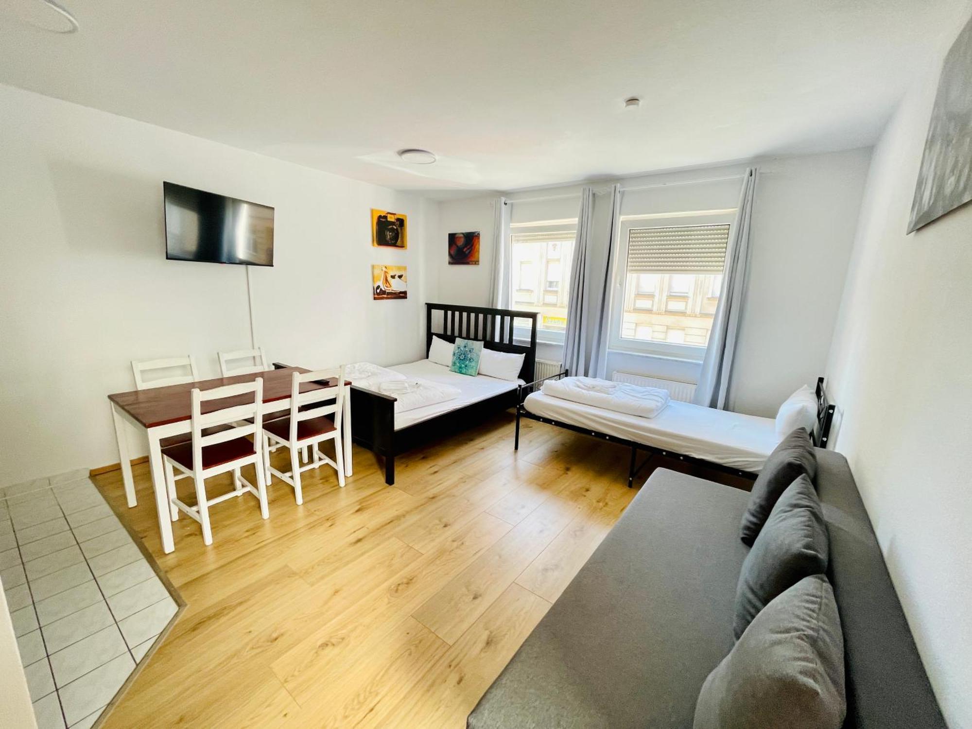 Studio Apartment In Stoetteritz With Balcony - Great Public Transport Links To The City Leipzig Ngoại thất bức ảnh